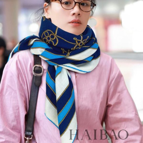 Foulard carré en cachemire Louis Vuitton