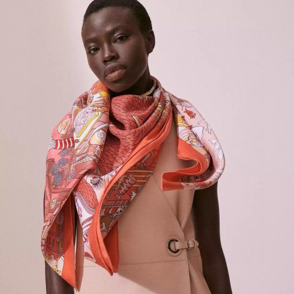 Carré Hermès en cachemire double face de la même couleur