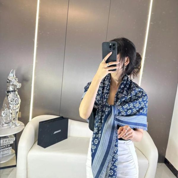 Foulard carré en cachemire Louis Vuitton