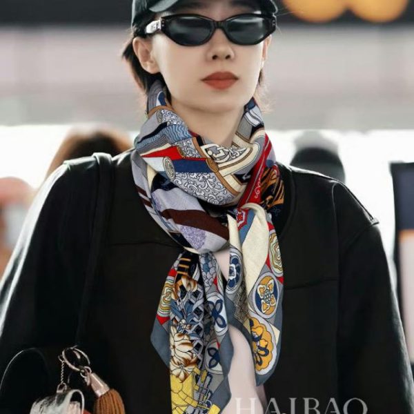 Foulard carré en cachemire Louis Vuitton