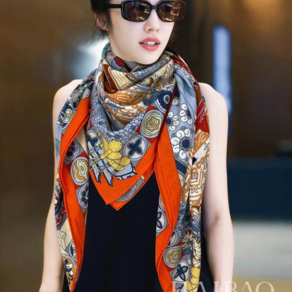 Foulard carré en cachemire Louis Vuitton