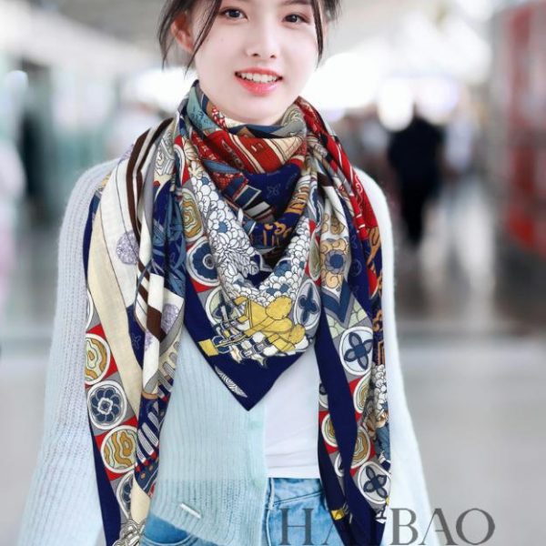Foulard carré en cachemire Louis Vuitton