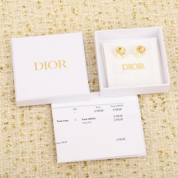 Boucles d'oreilles perles Dior