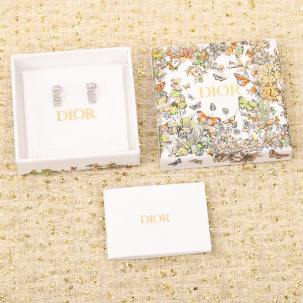 Dior nouvelles boucles d'oreilles