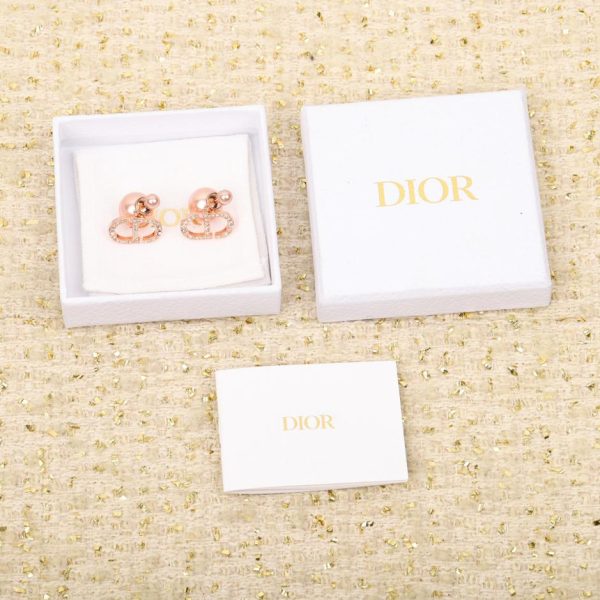 Boucles d'oreilles perles Dior