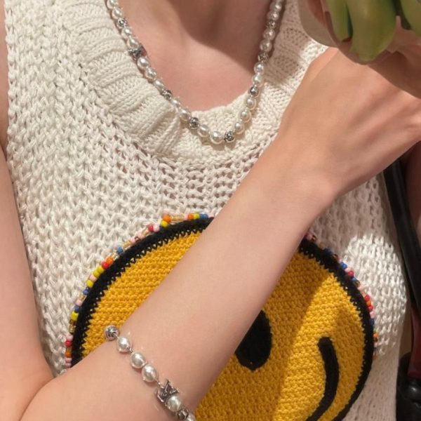 Collier de perles LV