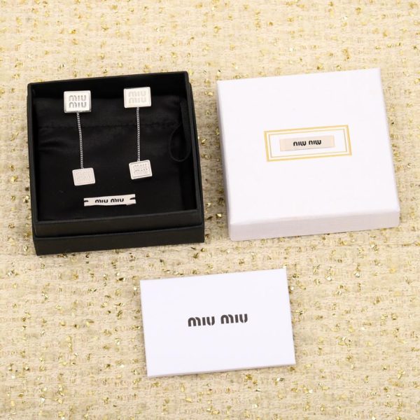 Boucles d'oreilles carrées Miu Miu