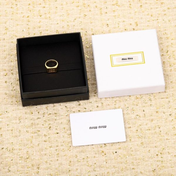 Bague carrée Miu Miu