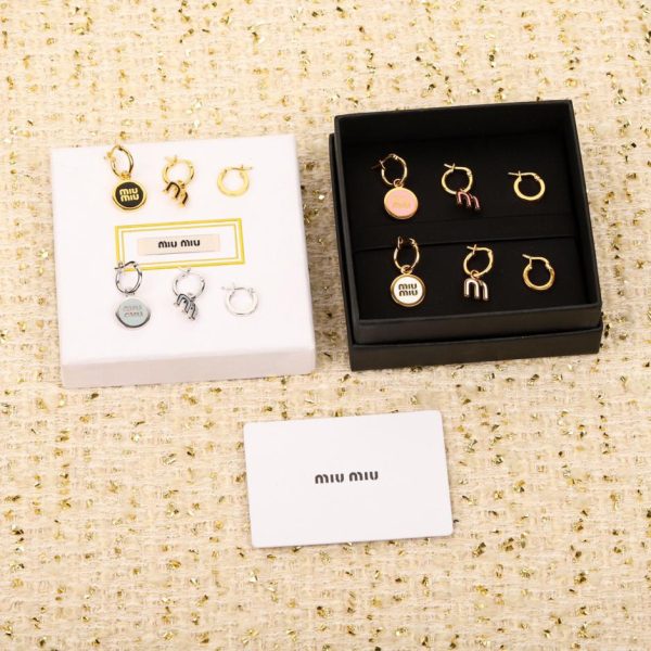 Oreilles Miu Miu