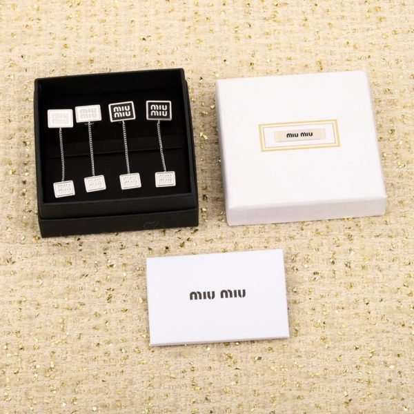 Boucles d'oreilles carrées Miu Miu