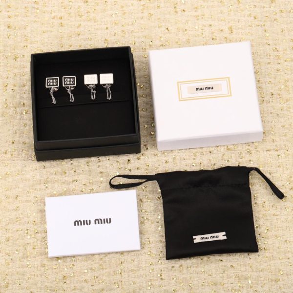 Boucles d'oreilles carrées Miu Miu