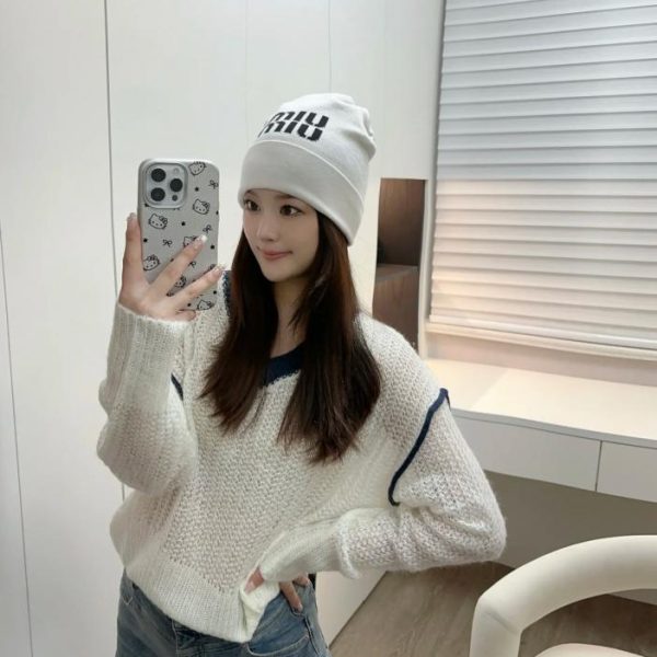 Le dernier bonnet tricoté en laine de MiuMiu, unisexe