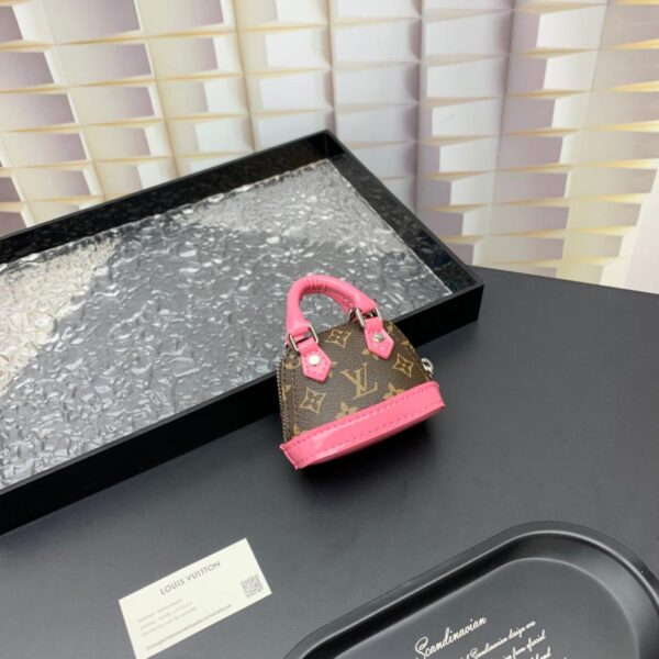  M01706 ️Louis Vuitton pendentif porte-clés mini sac coquillage lv (97EF)