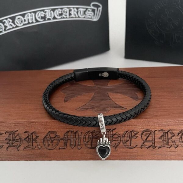 Bracelet pendentif en forme de cœur avec cordon en cuir Chrome Hearts (15D7)
