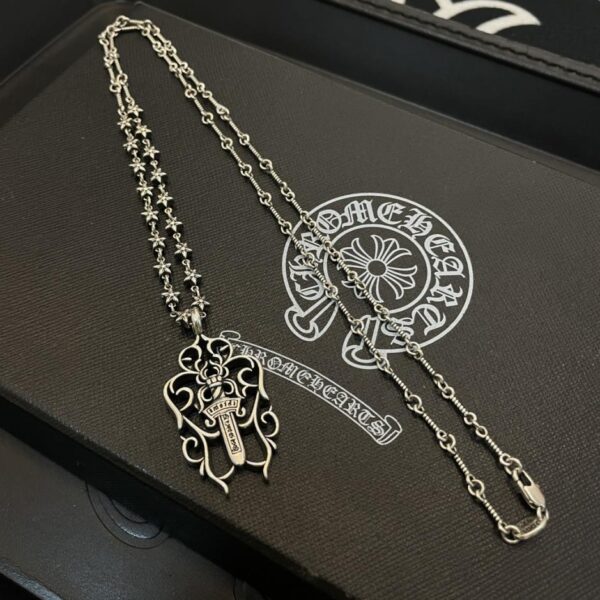 [Qualité de comptoir] Chrome Hearts New Twist Collier de fleurs cinq étoiles Pendentif épée de fleur en rotin (B39A)
