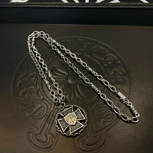 [Qualité comptoir] Chrome Hearts nouveau classique rétro bouton collier croix cercle pendentif (893B)