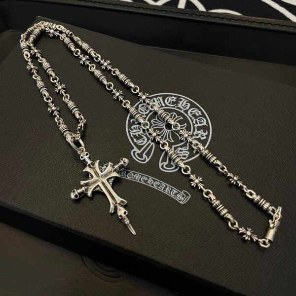 [Qualité comptoir] Chrome Hearts nouveau classique rétro croix fleur collier croix crâne pendentif (8569)