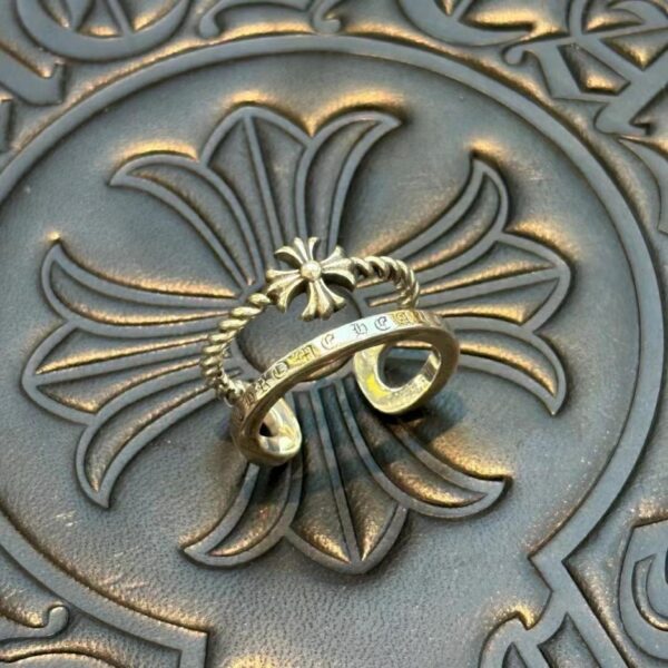 [Qualité comptoir] Bague croisée rétro classique Chrome Hearts (0C84)