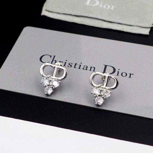 Boucles d'oreilles à clous trois diamants Dior CD (FFC2)