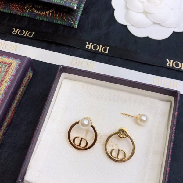 DIOR nouvelles boucles d'oreilles Dior CD, identiques au compteur (7DCB)