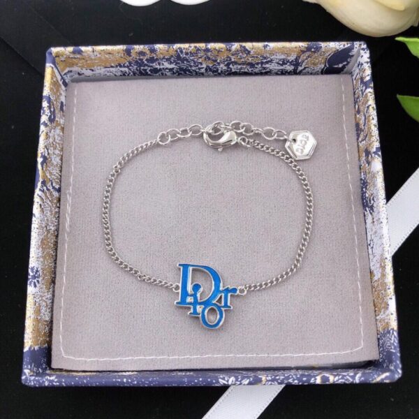Bracelet Dior réalisé avec la technologie dripping d'huile bleue (2DF5)