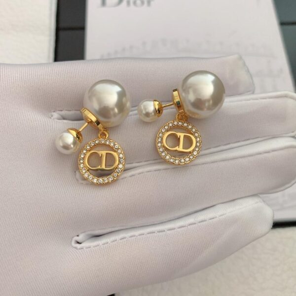 Boucles d'oreilles CD en perles blanches neuves Dior (A5CE)
