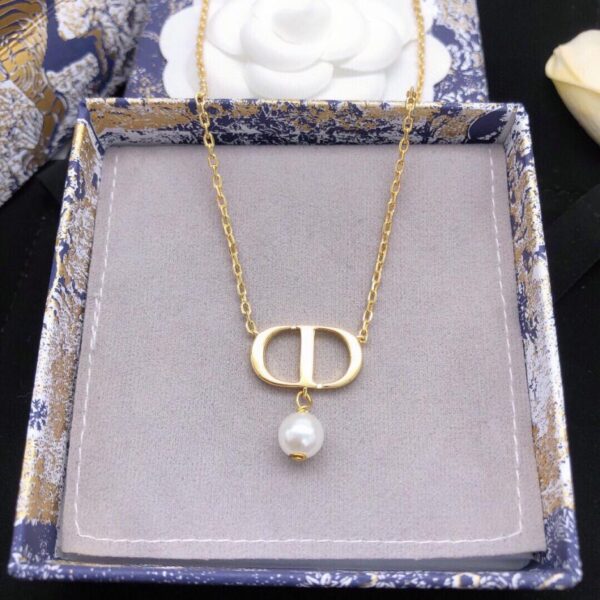 Le nouveau Dior nouveau collier cd collier de perles suspendus (670F)