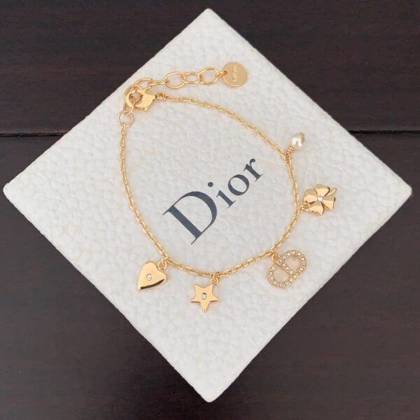 Le dernier bracelet multi-éléments CD love de Dior (36FE)