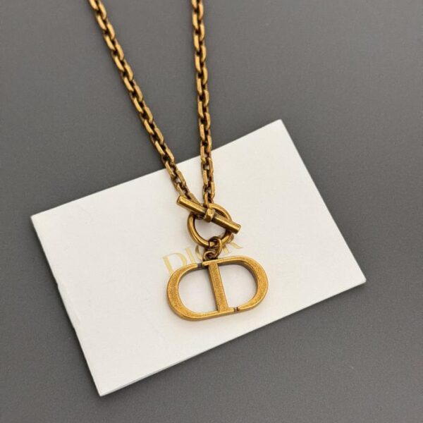 Chaîne cd ancienne vintage Dior ️collier Zp matière conforme (34B8)