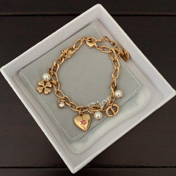 Le dernier bracelet multi-éléments couleur rétro de Dior (0459)