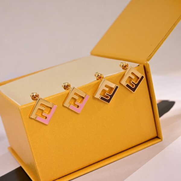 Boucles d'oreilles logo FENDI (56EB)