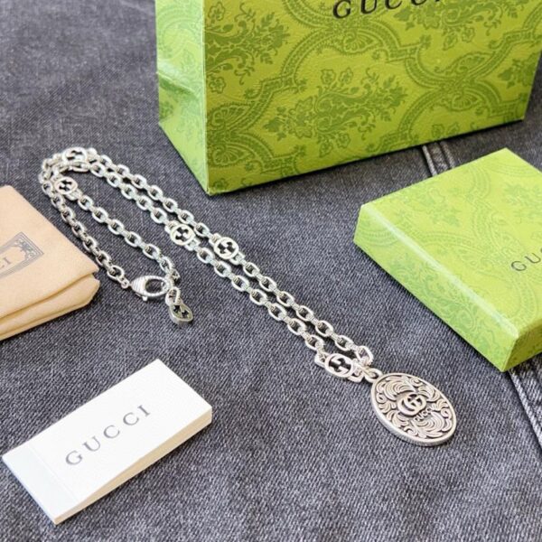 Collier Gucci dernière chaîne pour hommes pour correspondre au tempérament des vêtements de grands noms (D12B)