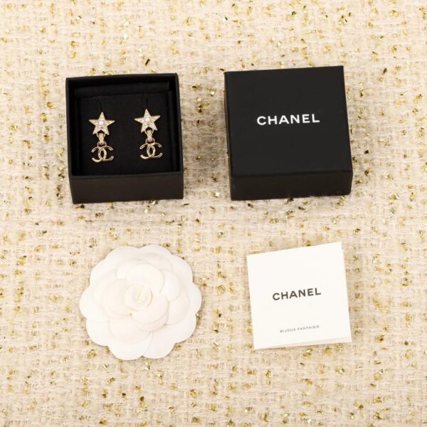 Boucles d'oreilles Chanel Love Double C