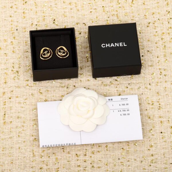 Boucles d'oreilles double C creuses Chanel