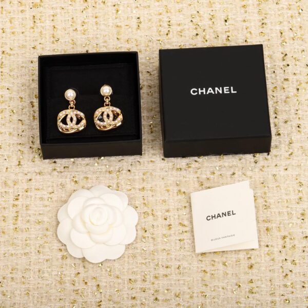 Boucles d'oreilles en forme de cube de sucre torsadé creux en perles Chanel