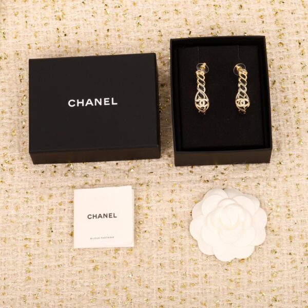 Boucles d'oreilles double C rondes en cuir Chanel