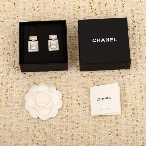 Boucles d'oreilles en perles de flacon de parfum Chanel
