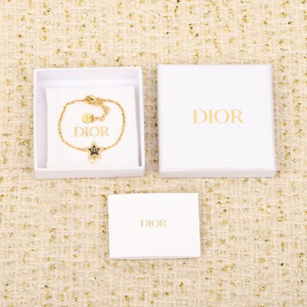 Bracelet Dior étoile à cinq branches Cruise dernier modèle