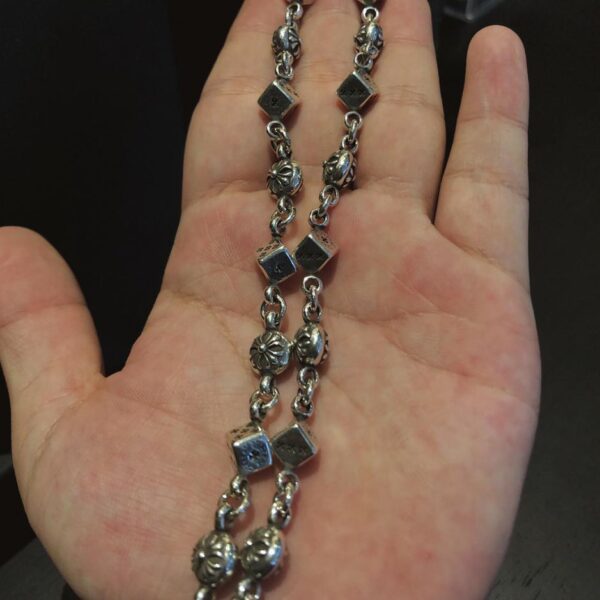Collier/main de dés en croix Chrome Hearts