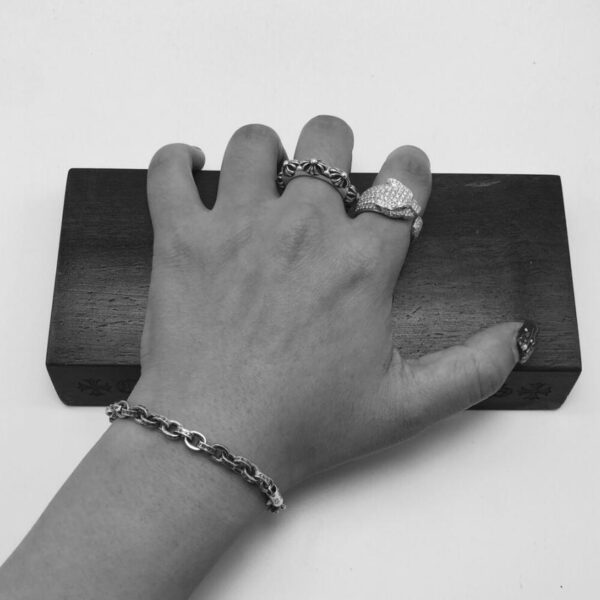 Bague fleur avec croix complète Chrome Hearts
