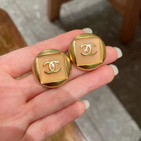 Boucles d'oreilles à clous double C classiques Chanel (C8FA)