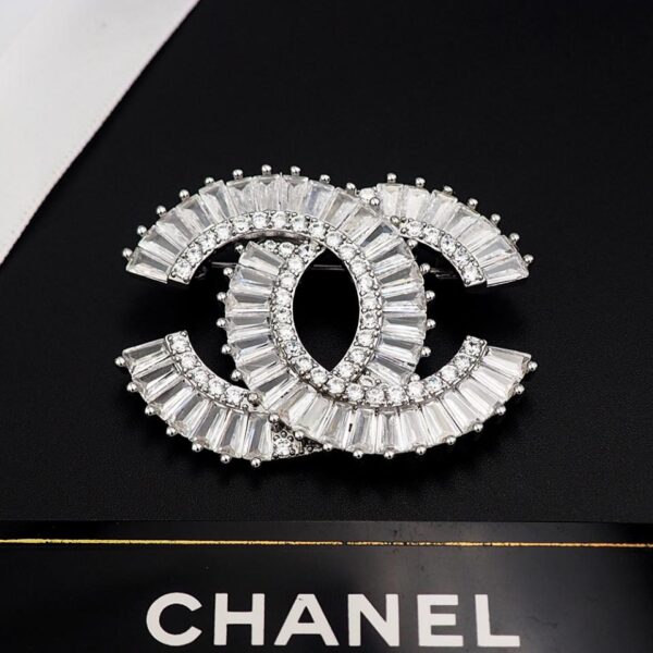 Broche baguette Chanel (2EDA)