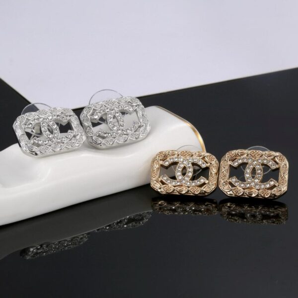 Chanel début du printemps nouveau style boucles d'oreilles double c avec coutures en strass (1DE8)