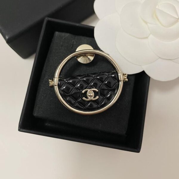 Dernière broche de sac ronde Chanel (430A)