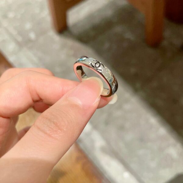 Bague de style Chanel série mode brillante (79A5)