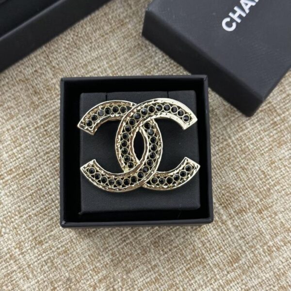 Chanel dernière broche cc creuse en diamant noir (F678)
