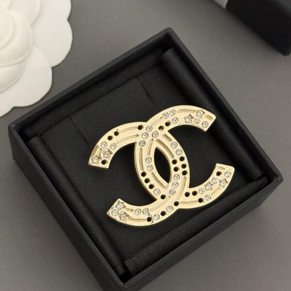 Chanel nouvelle broche diamant creux cc (DC5E)