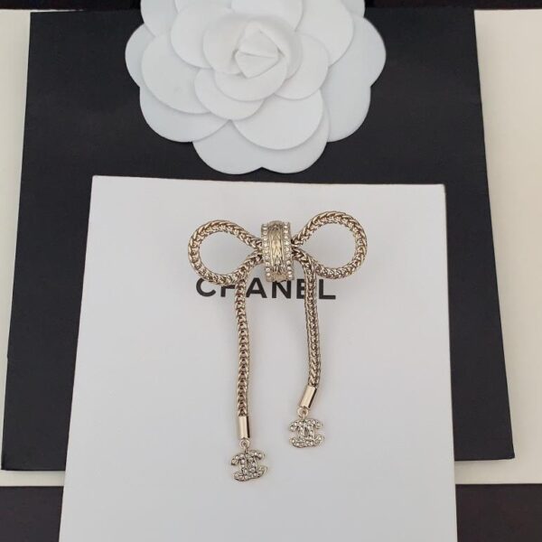 Chanel dernière broche nœud (03B3)
