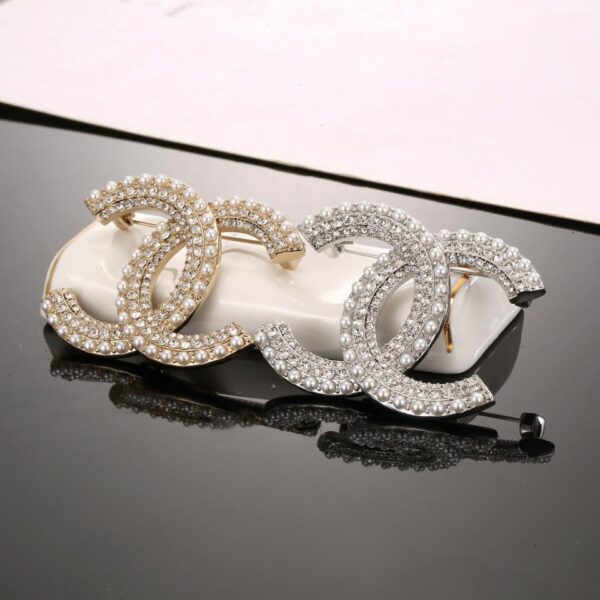 Chanel nouveau lancement broche double C (DFF5)