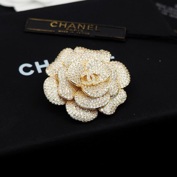 Broche camélia diamant Chanel (3320)